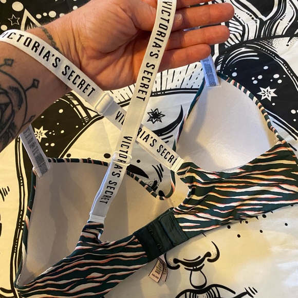 NWOT VICTORIA SECRET bra - Picture 10 of 13